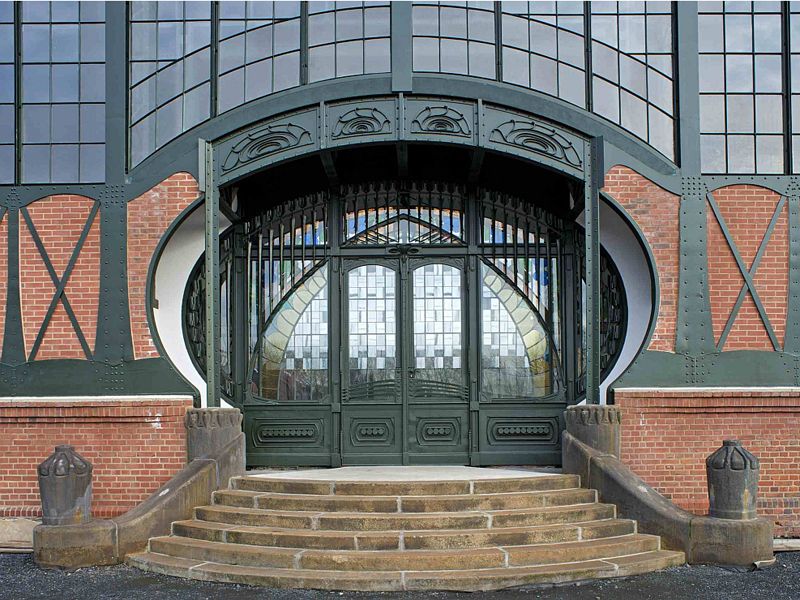 Das Jugendstil-Portal der Maschinenhalle auf der Zeche Zollern