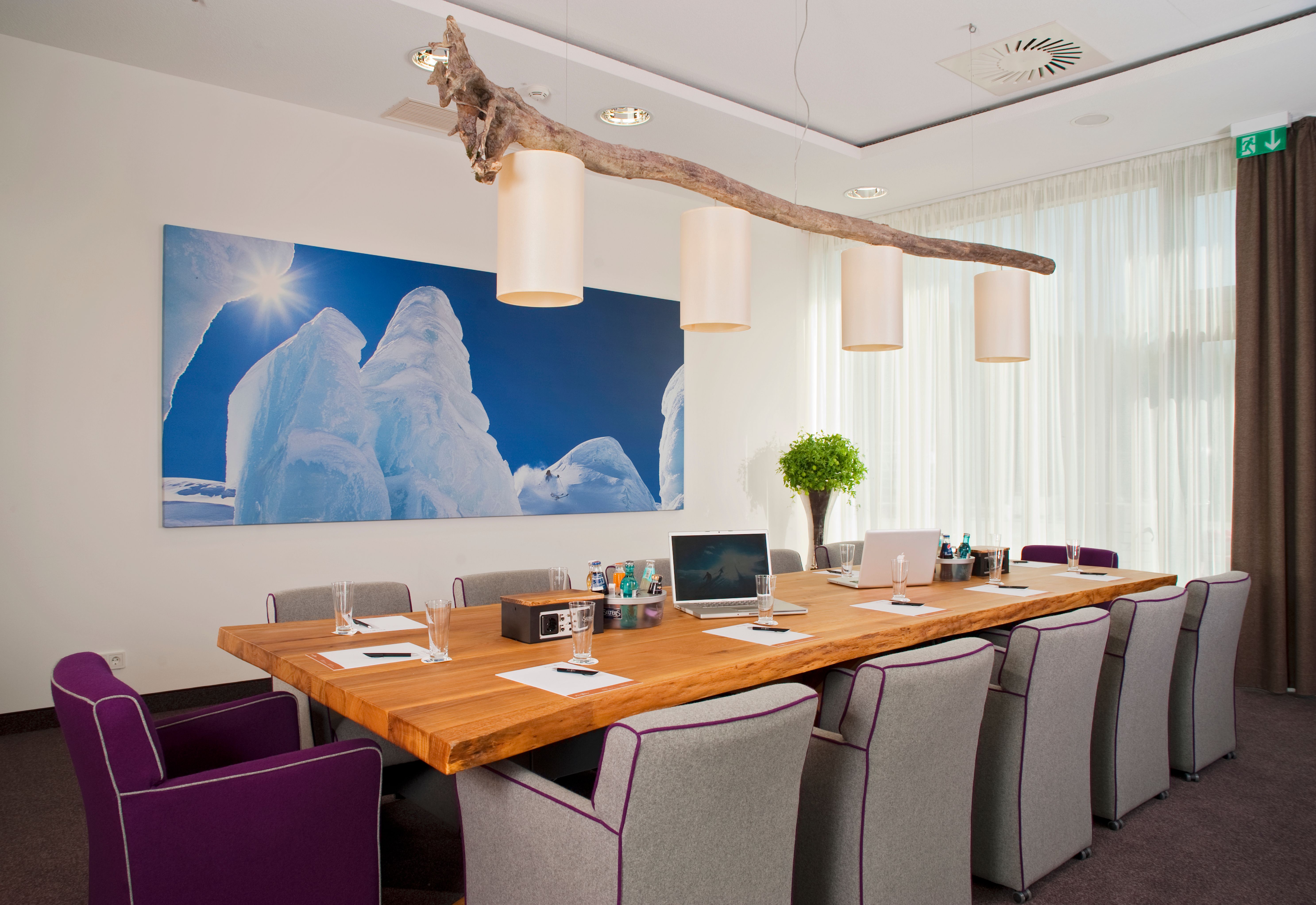 Boardroom Hotel Fire & Ice