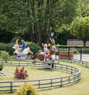 Fahrgeschäft Hoppel-Hase im Potts Park in Minden  , © Tourismus NRW e.V., Foto Holger Hage