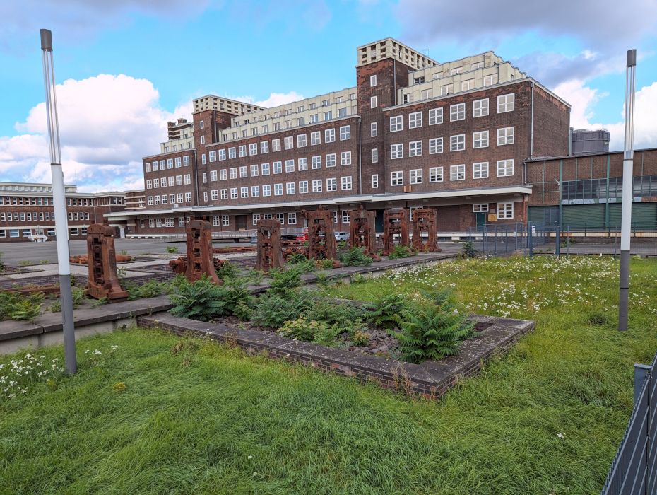 Industriedesigner und Architekt Peter Behrens entwarf das heutige Zentraldepot des LVR-Industriemuseums im Jahr 1920