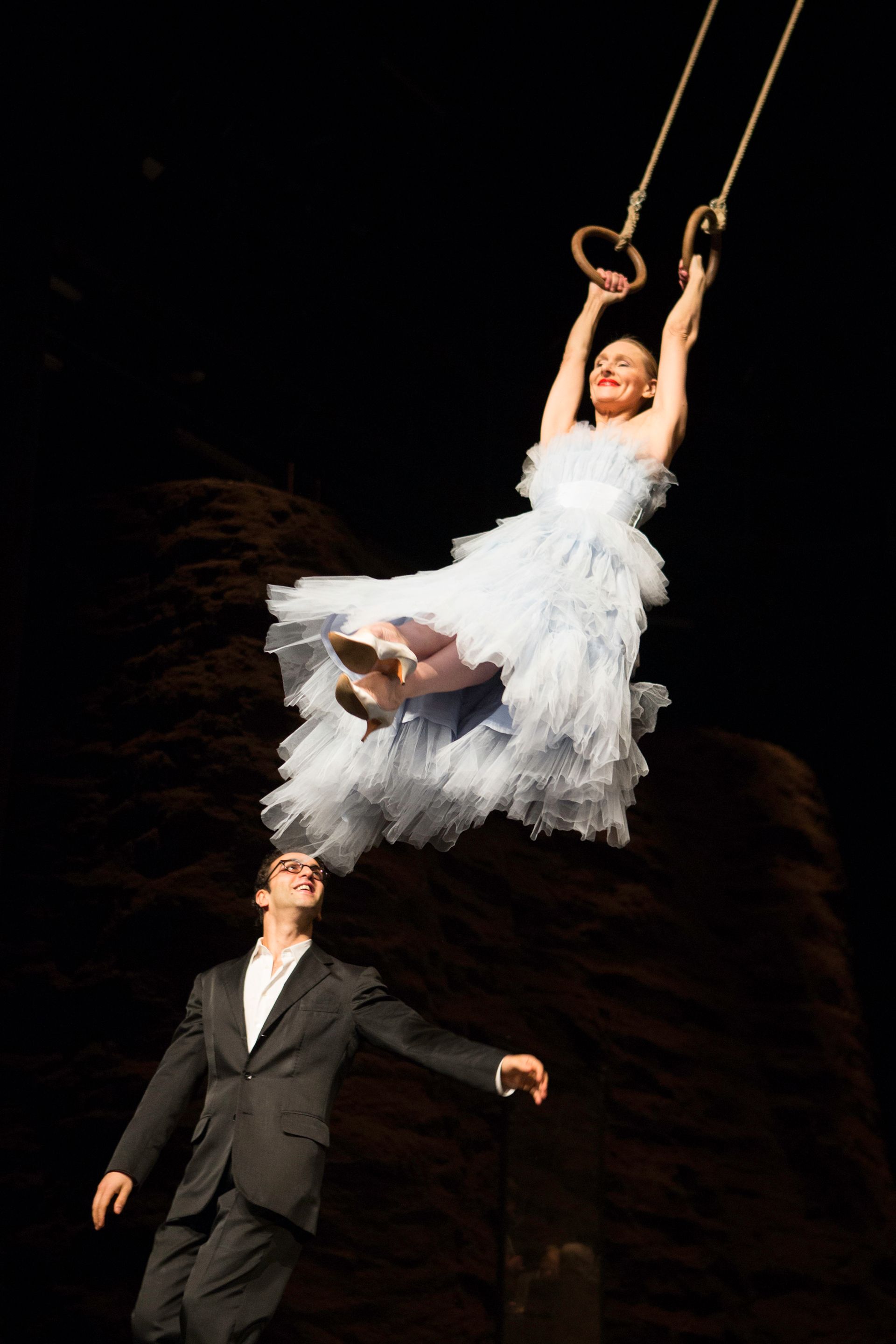 Viktor – Ein Stück von Pina Bausch, Julie Shanahan, Çağdaş Ermiş