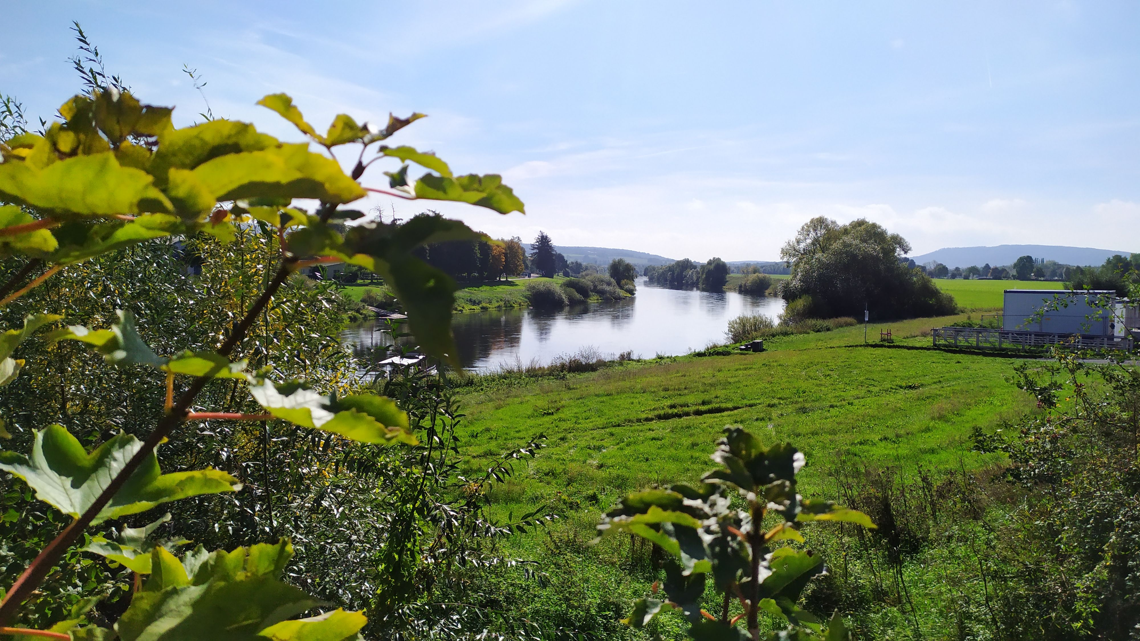 Feld und Bauchlauf am Holzweg zum Welterbe in Höxter