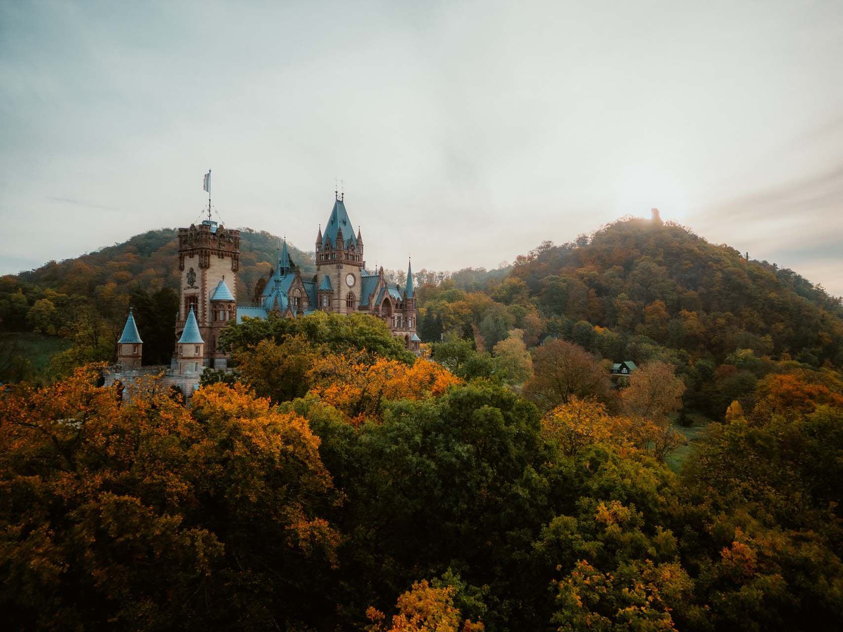 Schloss Drachenburg im Herbst