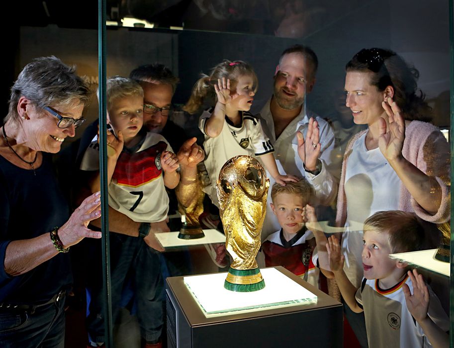 Schatzkammer im Deutschen Fußballmuseum in Dortmund