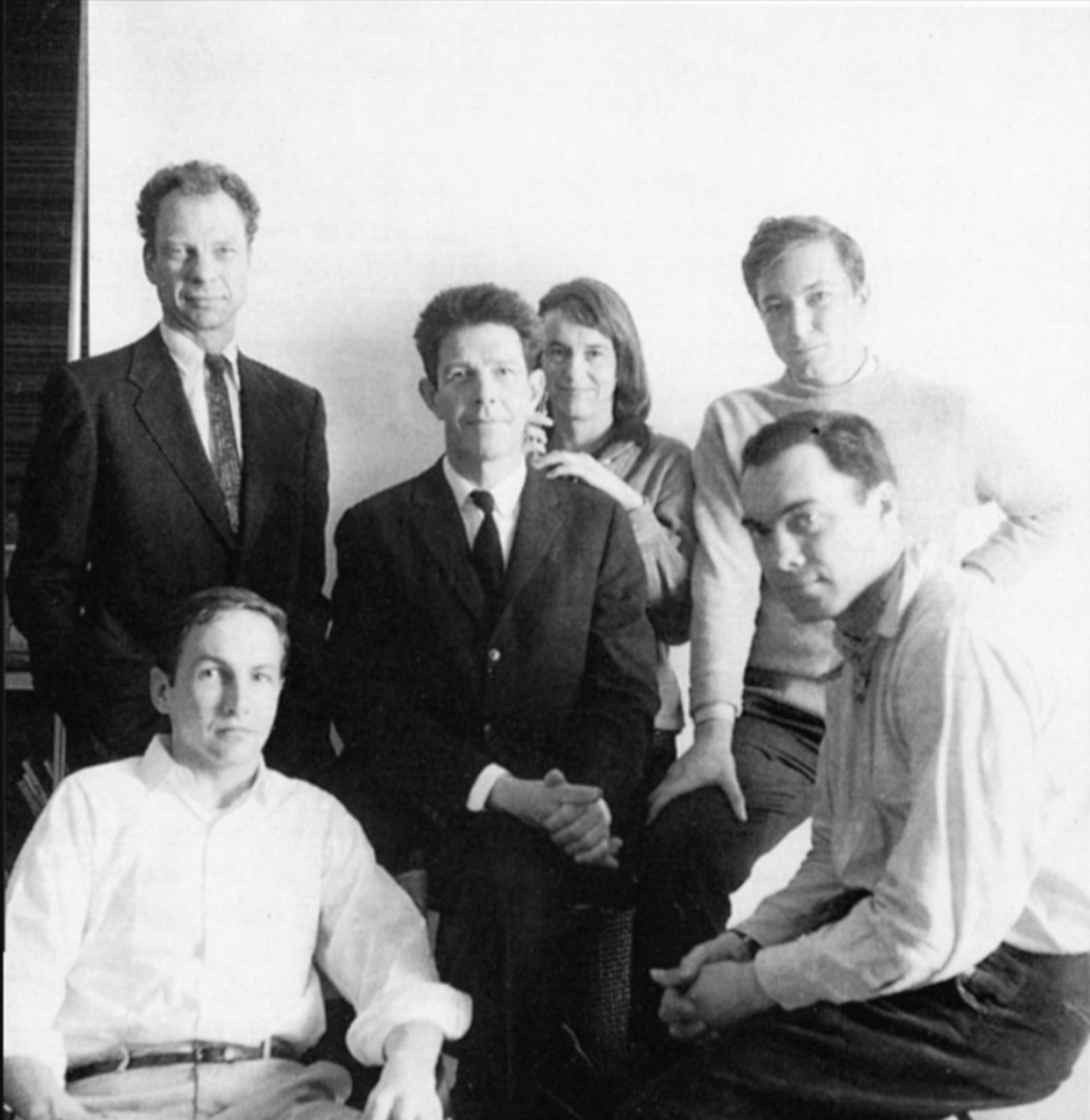 Von links nach rechts: Merce Cunningham, Robert Rauschenberg, John Cage, M.C. Richards, Bob Catoin und Jasper Johns, 1958