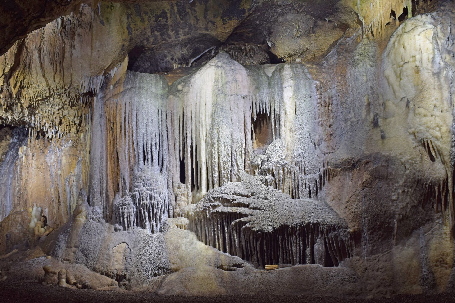 Blick in die Dechenhöhle in Iserlohn