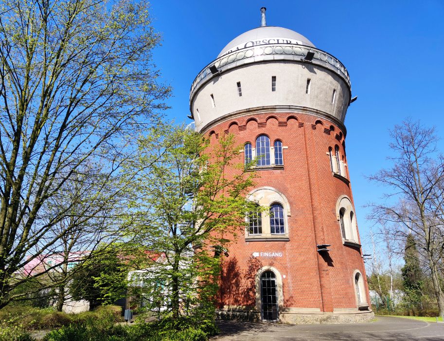 Im Kessel eines ehemaligen Eisenbahnwasserturms ist die größte begehbare Camera Obscura der Welt untergebracht