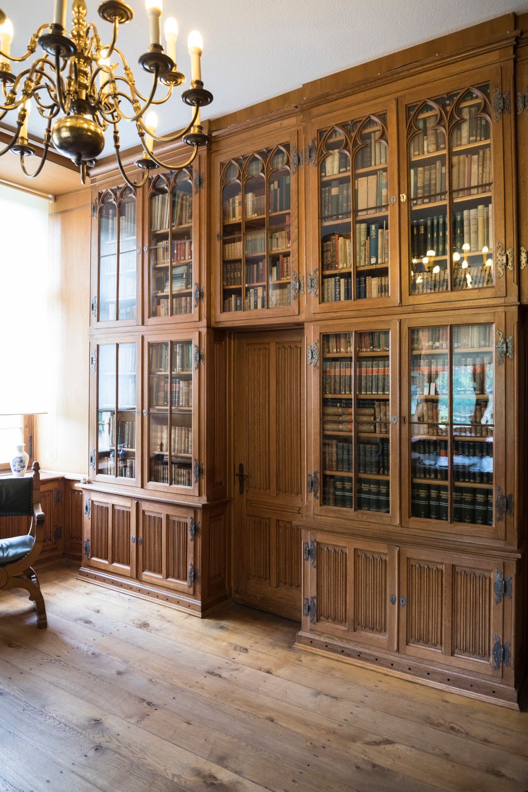 Bücherschrank in Burg Hülshoff, Münsterland