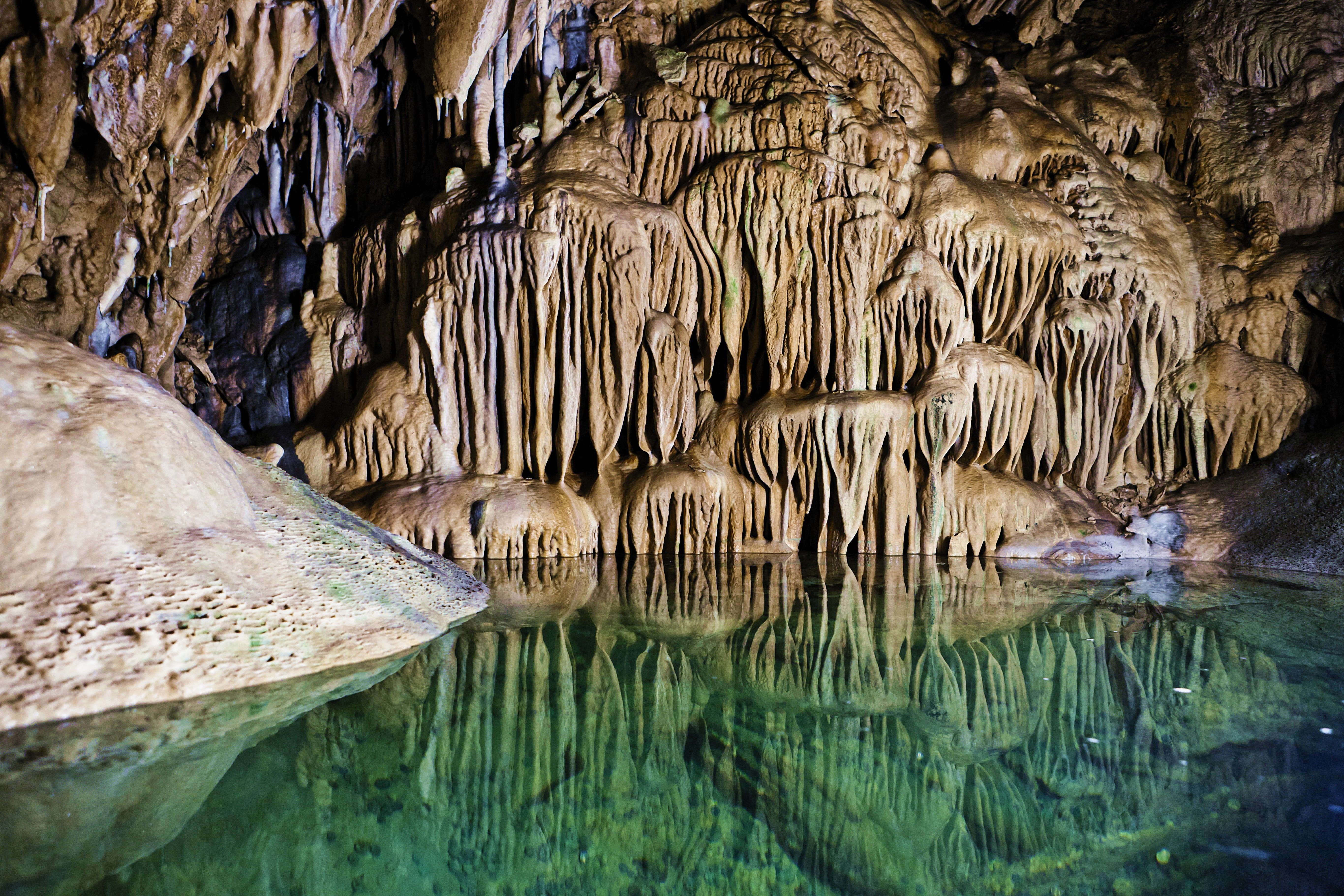 Höhlensee in der Dechenhöhle