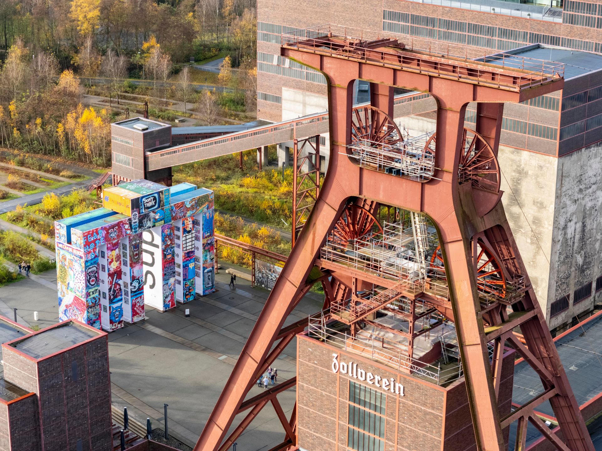 Das Global Gate ist auf dem Werner-Müller-Platz des Welterbes Zollverein am 18. November 2024 eröffnet worden