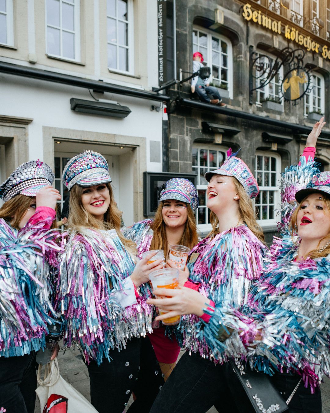 Weiberfastnacht in Köln, Frauengruppe