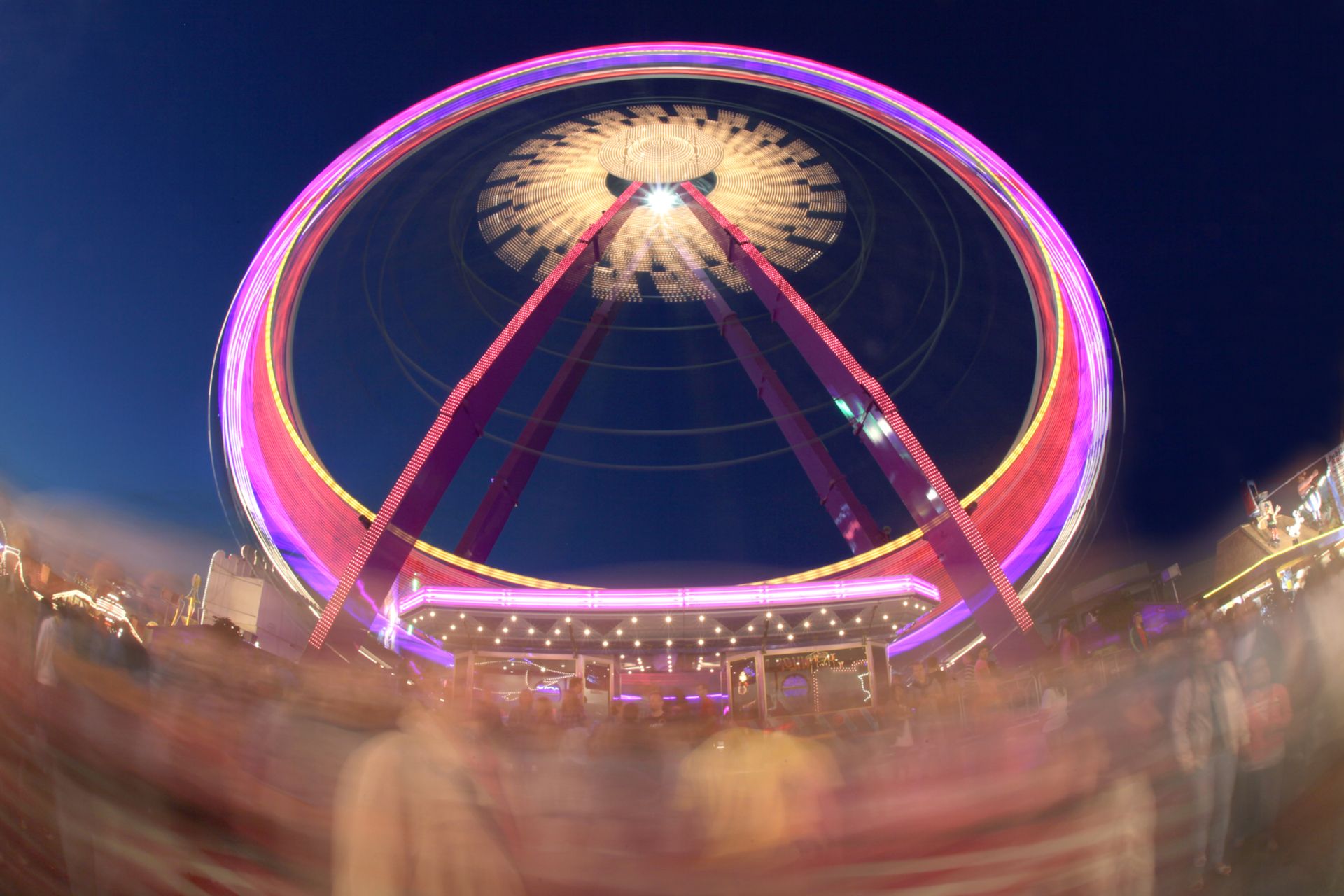 Auf der Cranger Kirmes haben Besucher die Wahl zwischen einer Vielzahl an Fahrgeschäften