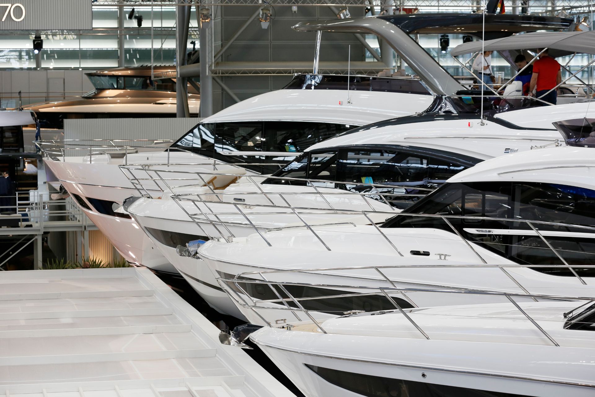 Gäste können die neusten Superyachten auf der boot Messe in Düsseldorf bestaunen