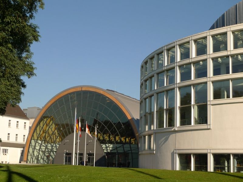 Ansicht auf die Stadthalle 