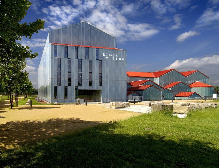 Das LVR-Römermuseum steht auf den Festen der Eingangshalle des ehemaligen Stadtbades der Colonia Ulpia Traiana