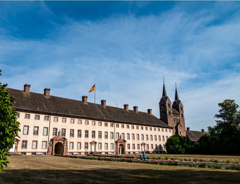 Die Fassade des Welterbe Corvey in Höxter