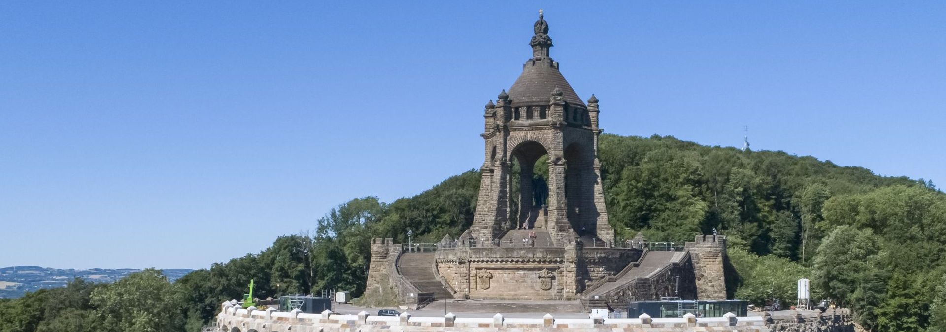 Die Aussicht am Kaiser-Wilhelm-Denkmal ist bezaubernd. Der Blick reicht weit über Minden und Porta Westfalica