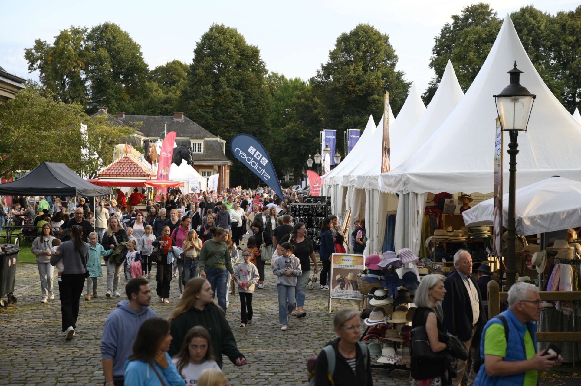 Die Ausstellungswelt beim Turnier der Sieger umfasst rund 30 Stände