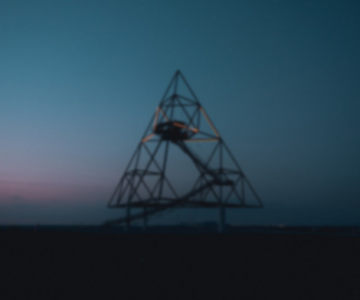 Der Tetraeder in Bottrop bei Nacht., © Johannes Höhn @pangea