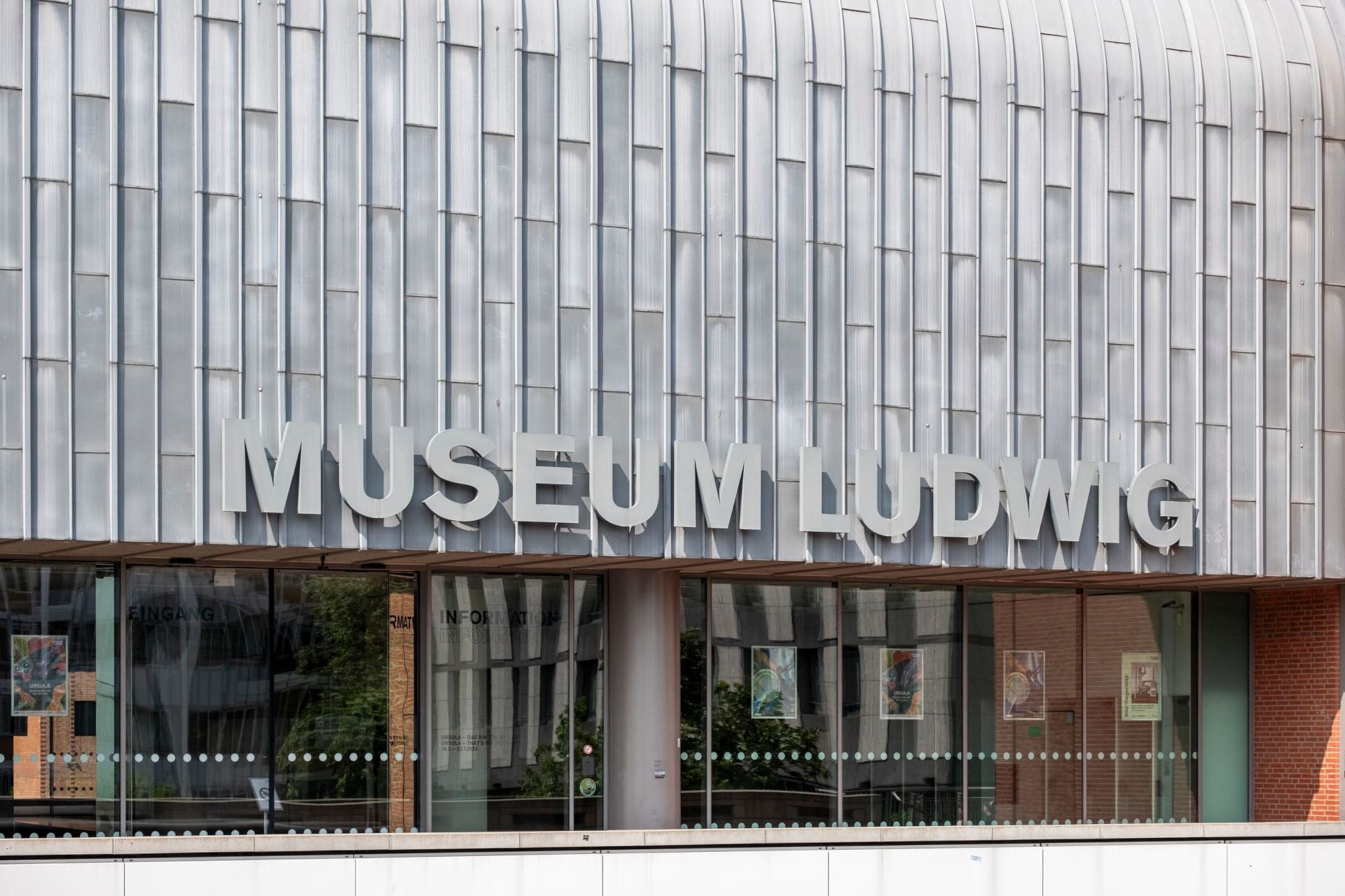 Das Museum Ludwig zeigt auf rund 8000 Quadratmetern Kunstwerke von der Klassischen Moderne bis hin zur Kunstproduktion der Gegenwart.