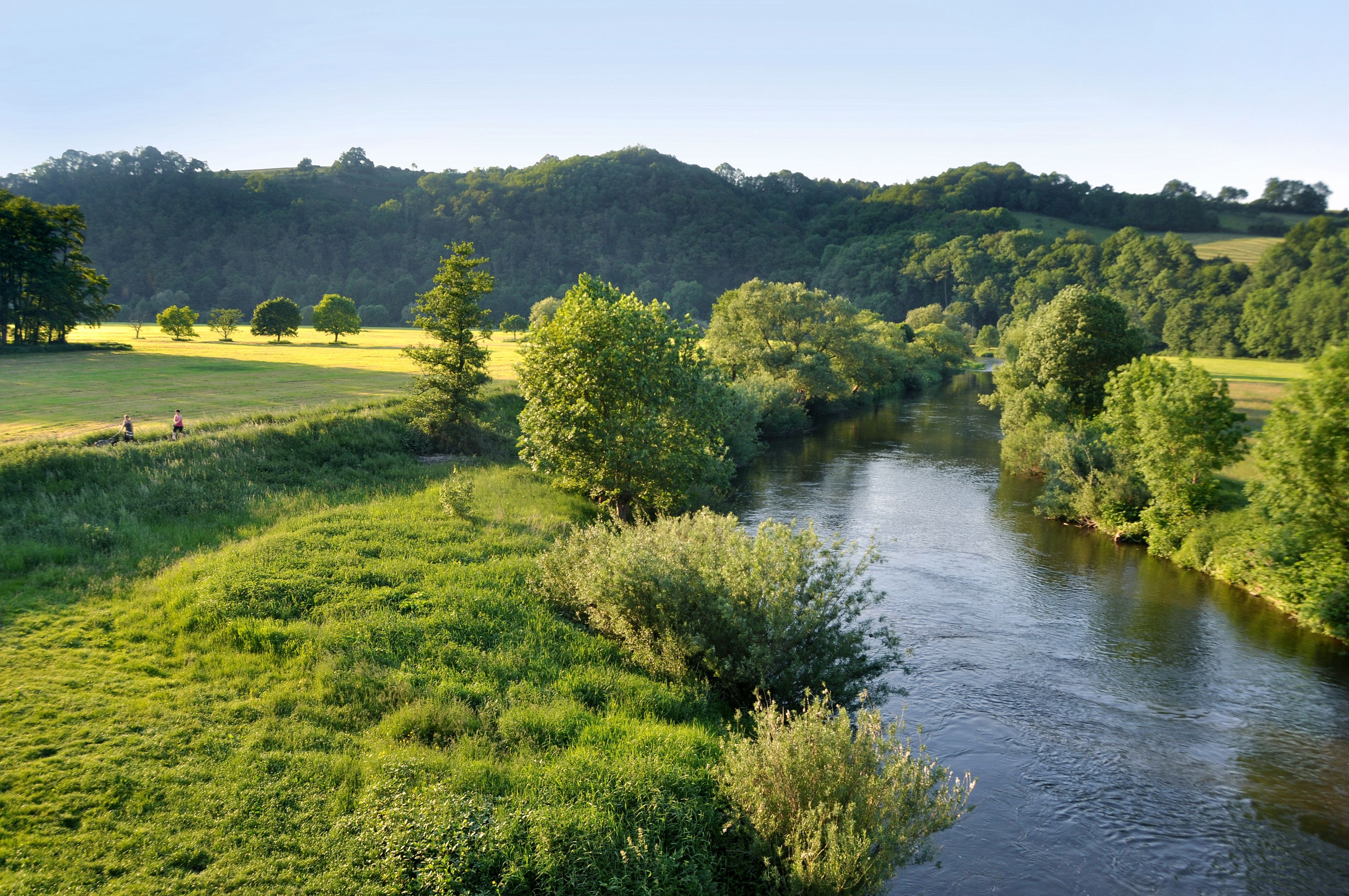 Fluß im Tal