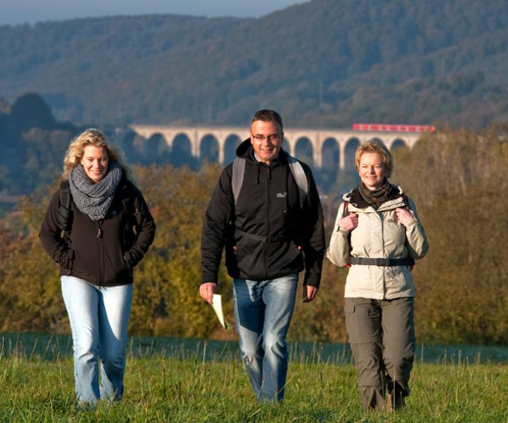 Wandern auf dem Viadukt-Wanderweg, © Gemeinde Altenbeken