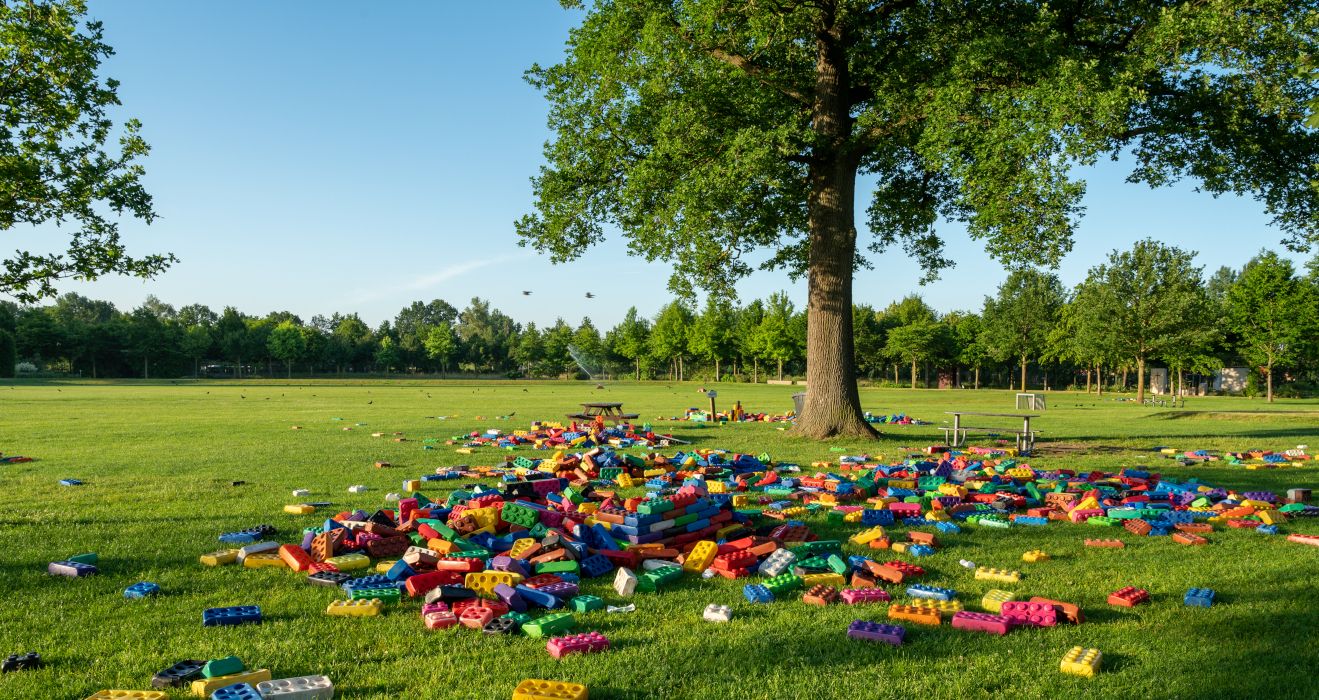 Der Gartenschaupark Rietberg wartet mit vielen Sehenswürdigkeiten auf. Die Lego-Wiese ist ein echter Hingucker