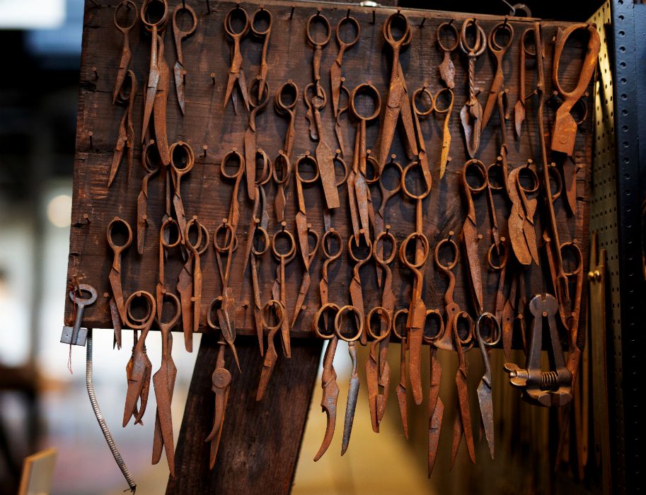 Scherenrohlinge warten im LVR-Industriemuseum auf die Weiterverarbeitung