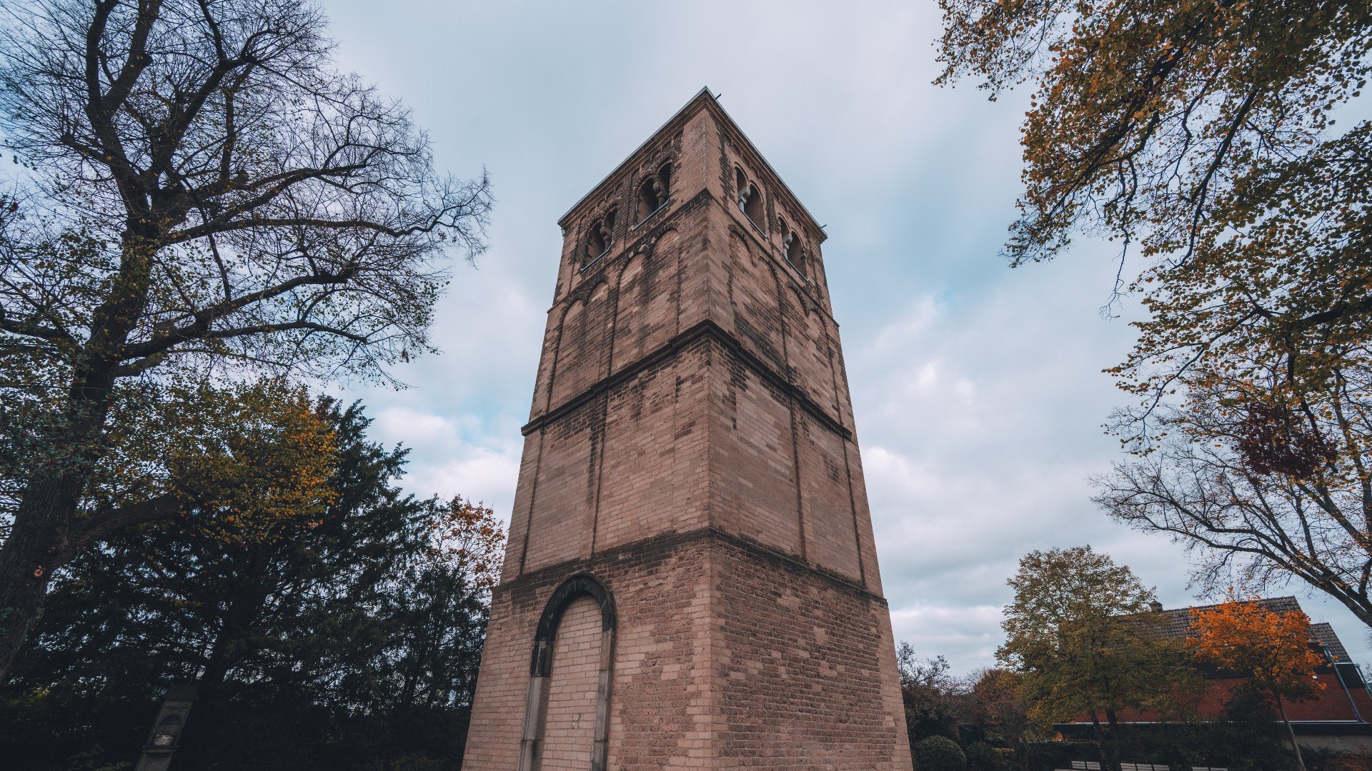 Alter Kirchturm in Büderich bei Düsseldorf, © Johannes Höhn