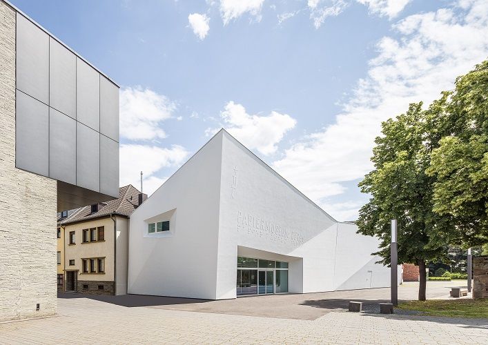 Außenansicht des Papiermuseums in Düren