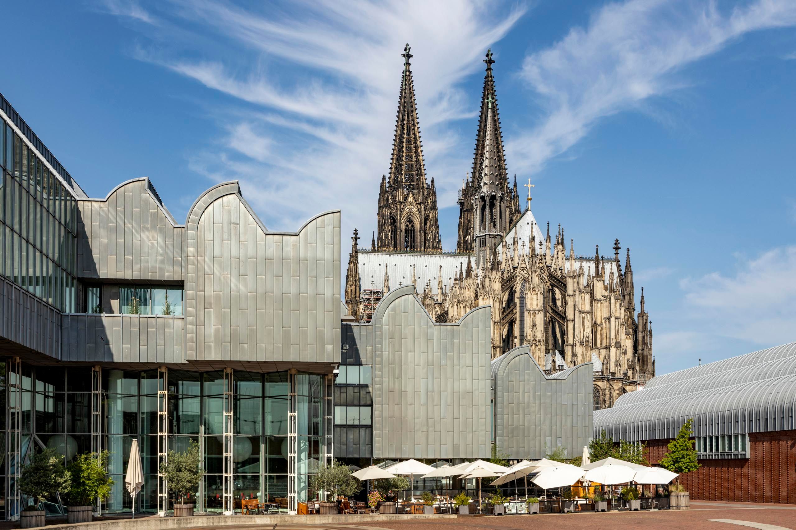 Museum Ludwig, Museumsansicht mit Kölner Dom