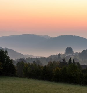 Die Ferienwelt Winterberg bei Sonnenaufgang, © Klaus-Peter Kappest