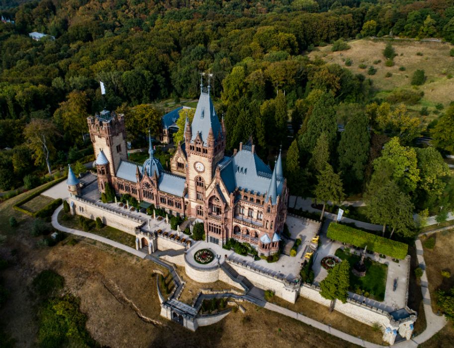 Schloss Drachenburg aus der Vogelperspektive