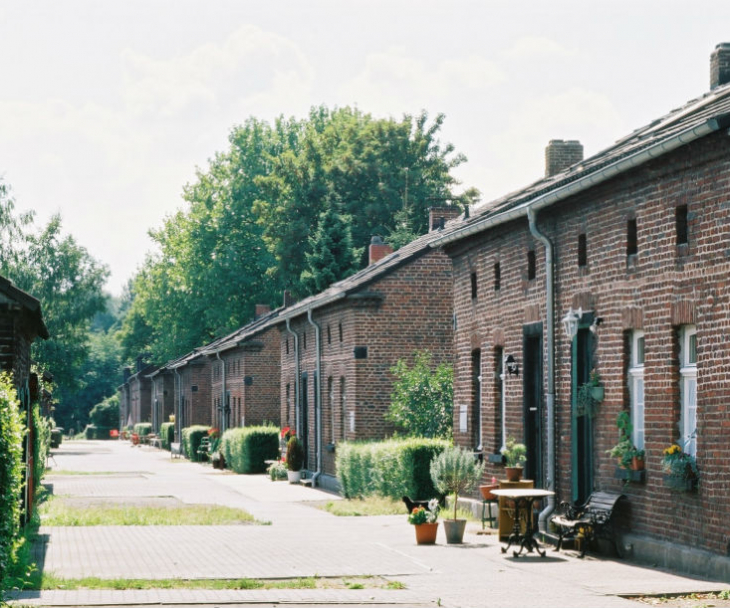 Blick auf den Hofweg hinter den siedlungshäusern, © LVR-Industriemuseum