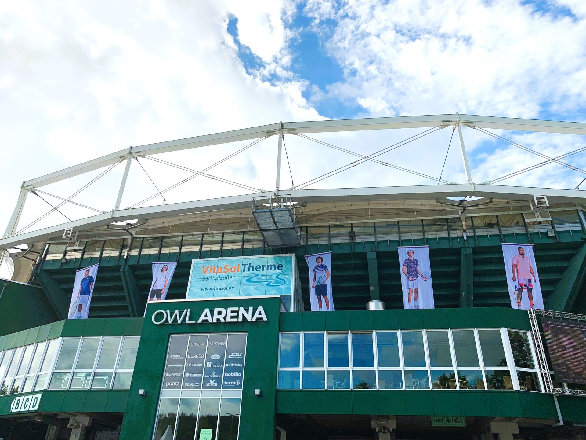 Die OWL Arena ist eine 11.500 Gäste fassende multifunktionale Arena mit verschließbarem Dach