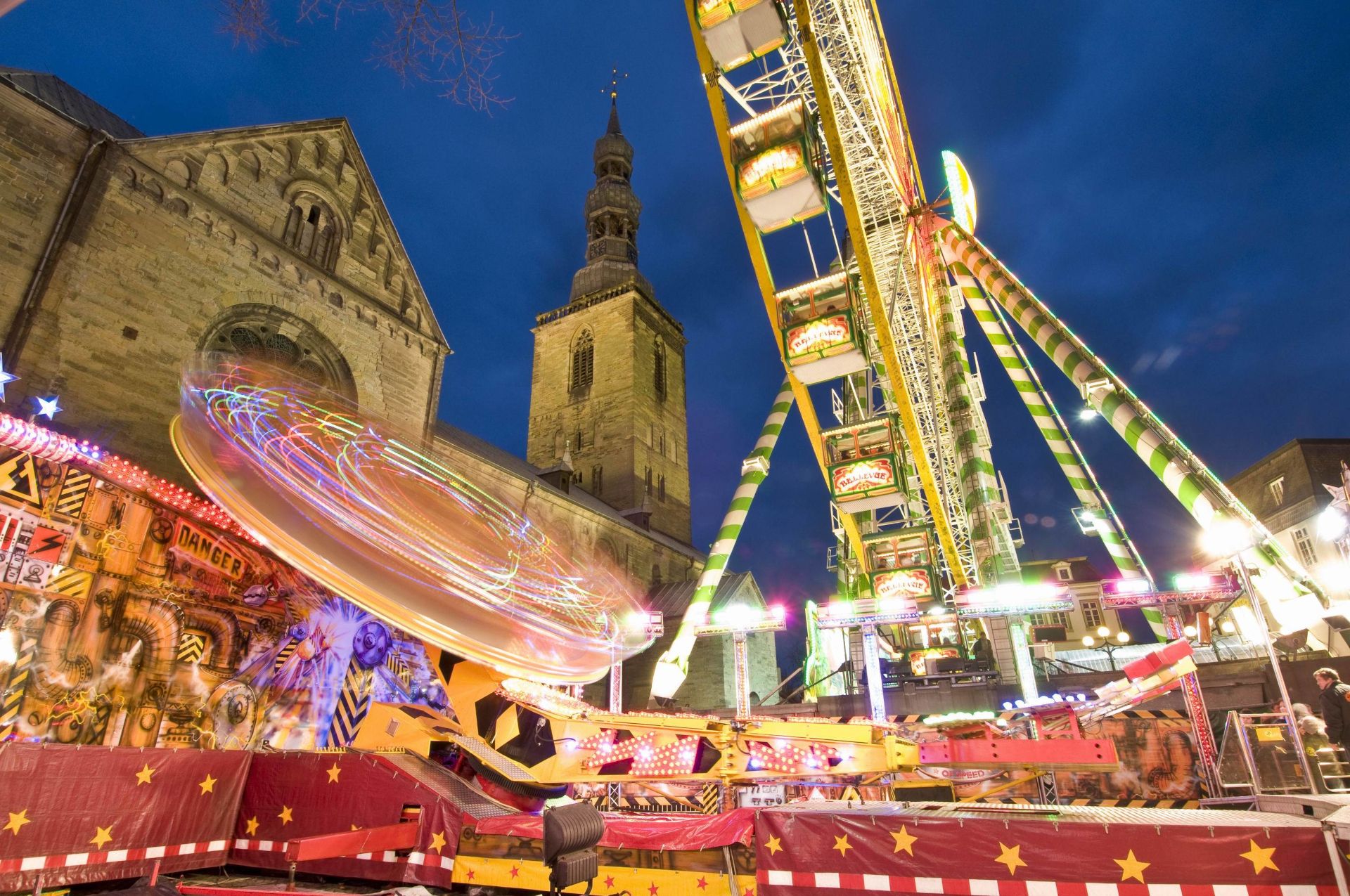 Das Riesenrad ist wie auch andere Fahrgeschäfte auf der Soester Allerheiligenkirmes sehr gefragt