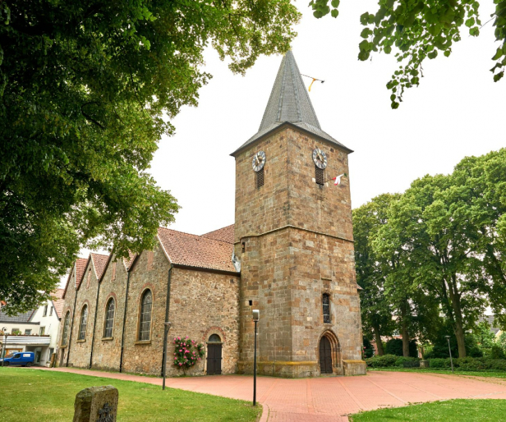 Die Ehemalige Kirche Hagen ist ein Kulturzentrum mit wechselnden Ausstellungen und regelmäßig stattfindenden Konzerten, © Münsterland e.V.