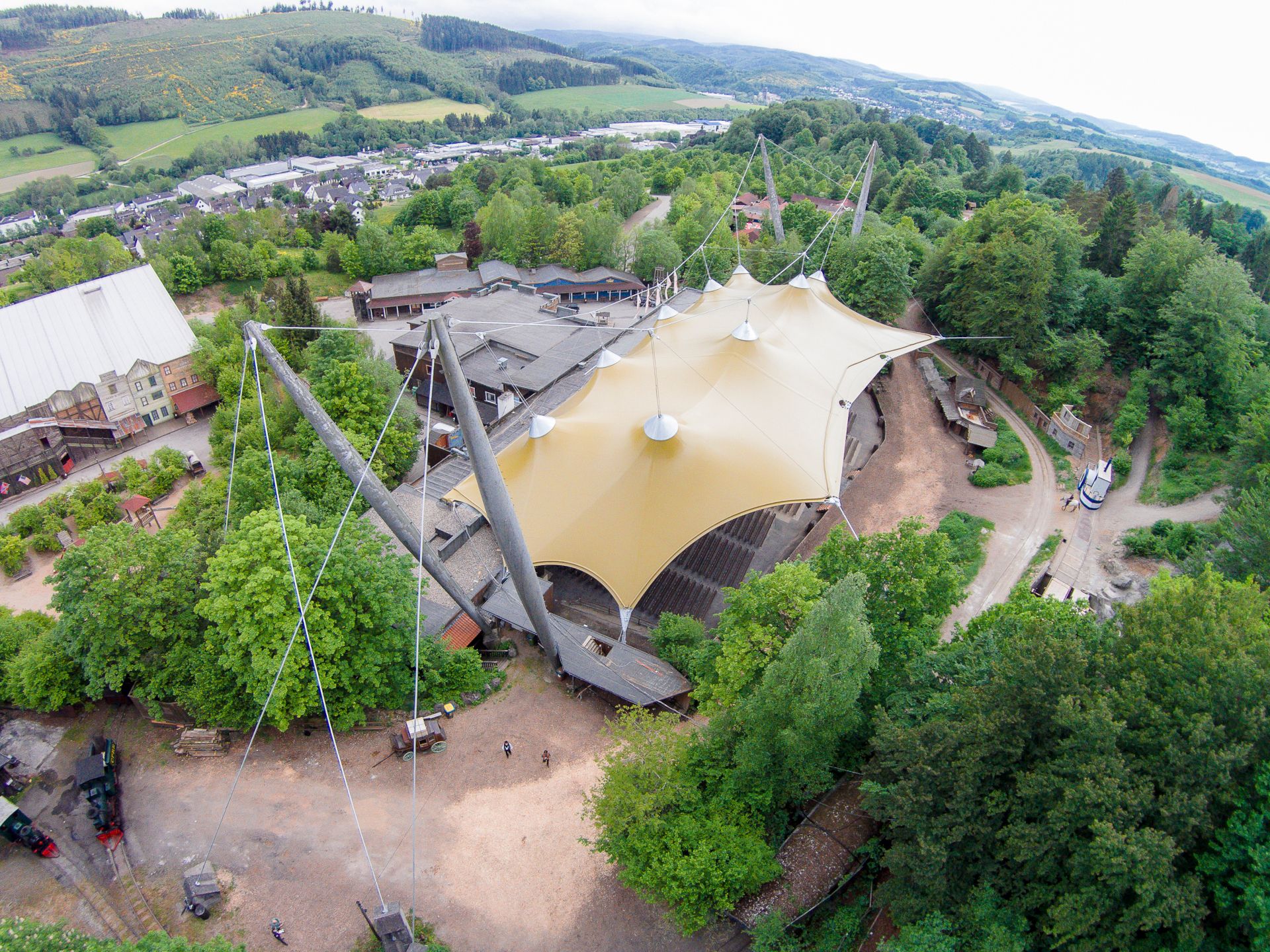 Die Freilichtbühne in Elspe bietet ideale Rahmenbedingungen für eine tolle Show bei den Karl-May-Festspielen