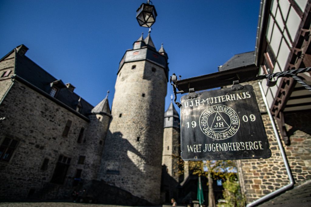 Burghof der Burg Altena im Sauerland