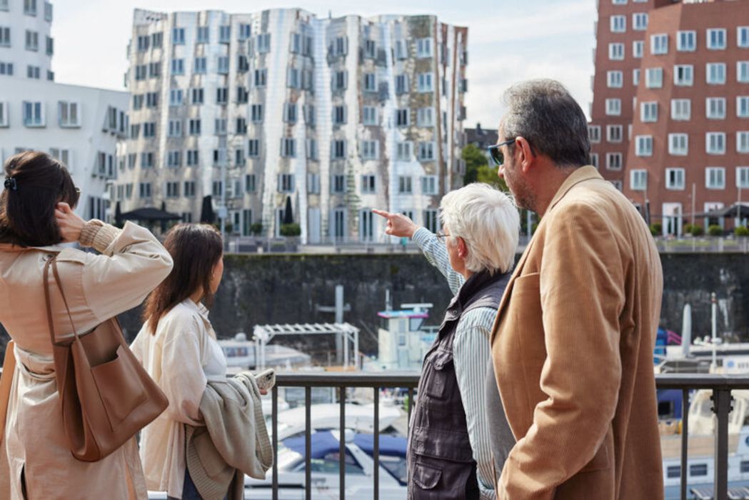 Spannende Spots finden Reisende im MedienHafen an jeder Ecke