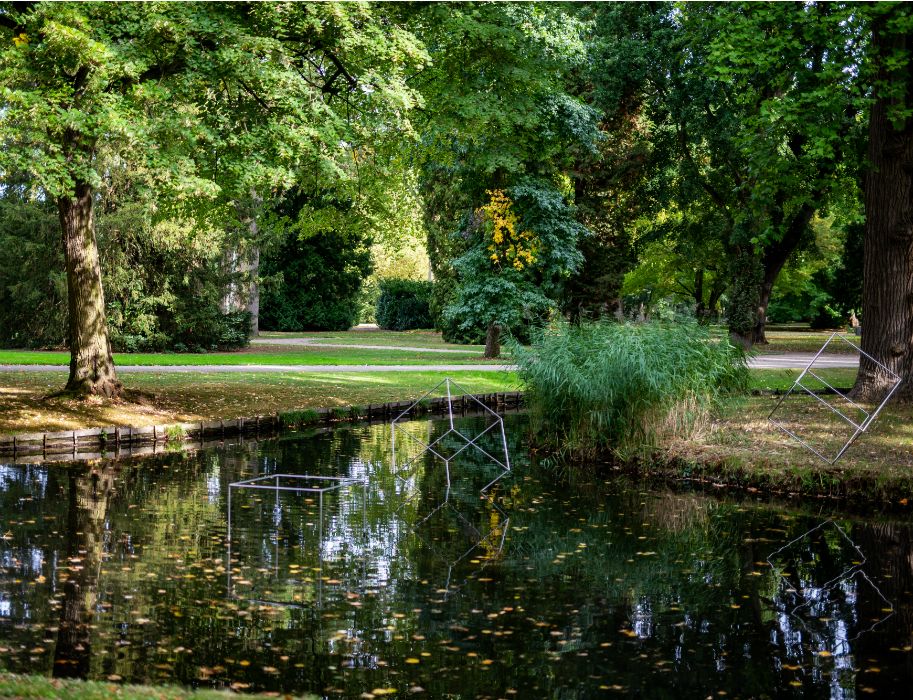 Ein Garten voller Kunst: die Anlagen rund um das Museum Kurhaus Kleve