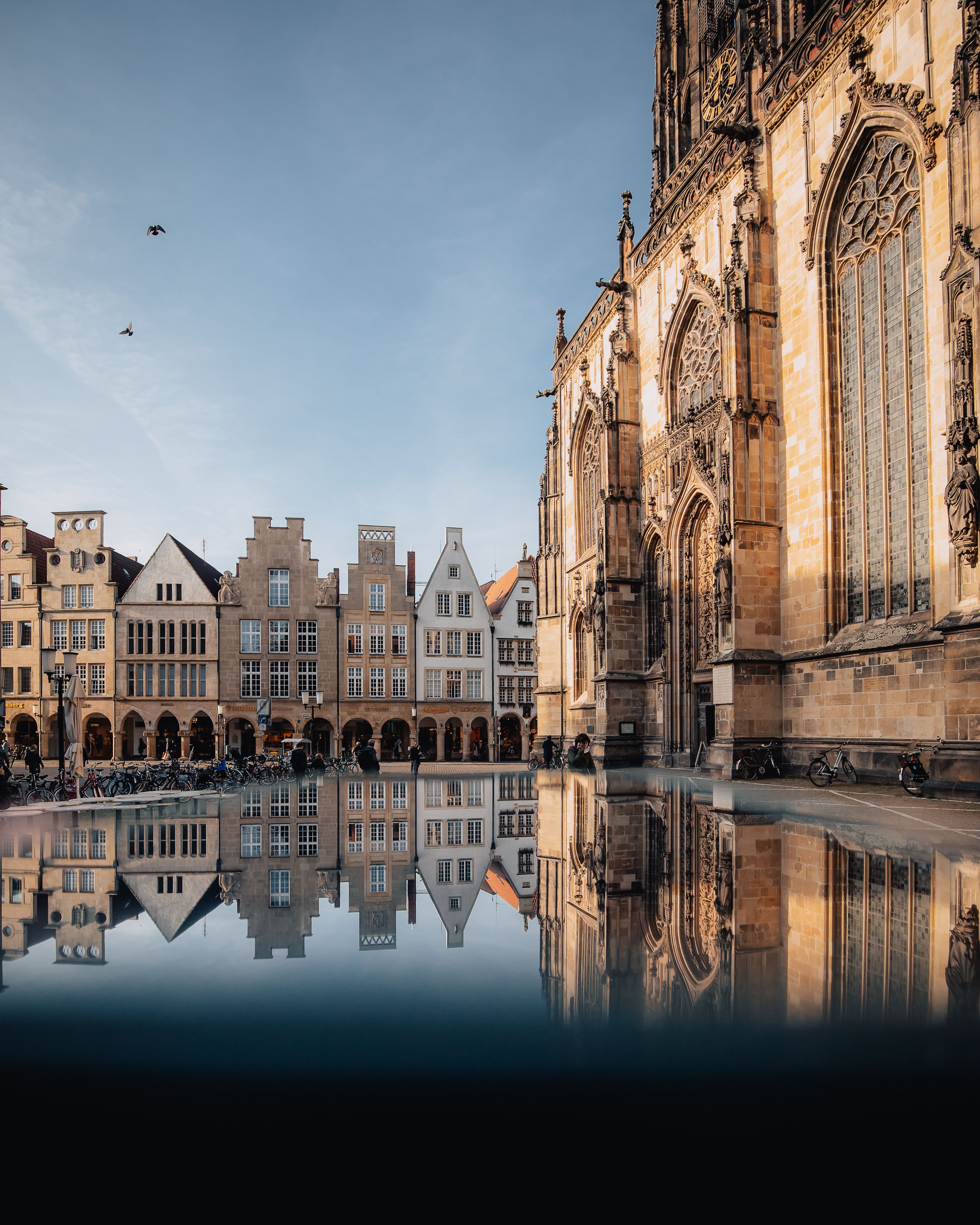 Der Prinzipalmarkt mit Wasserspiegel in Münster