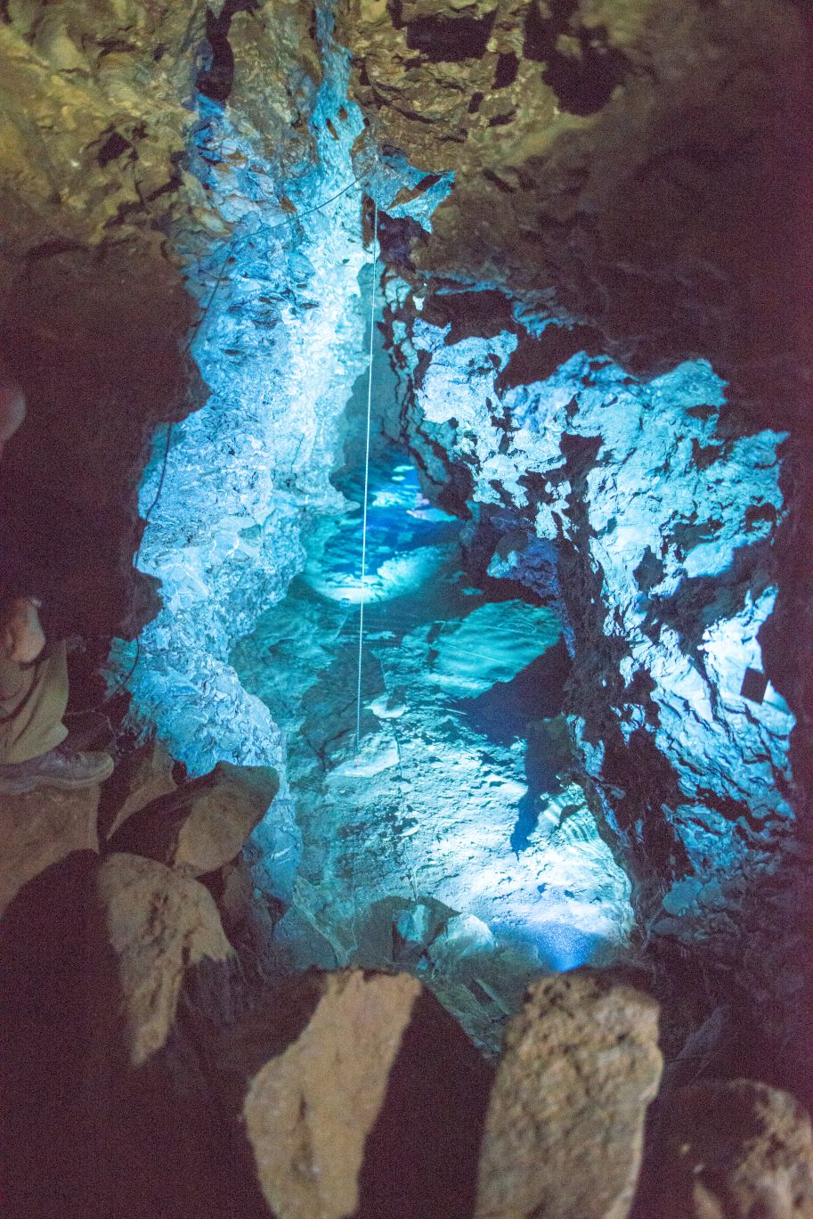 Die Kluterhöhle erstrahlt in einem neuen Licht aus LED Technologie mit musikalischer Untermalung