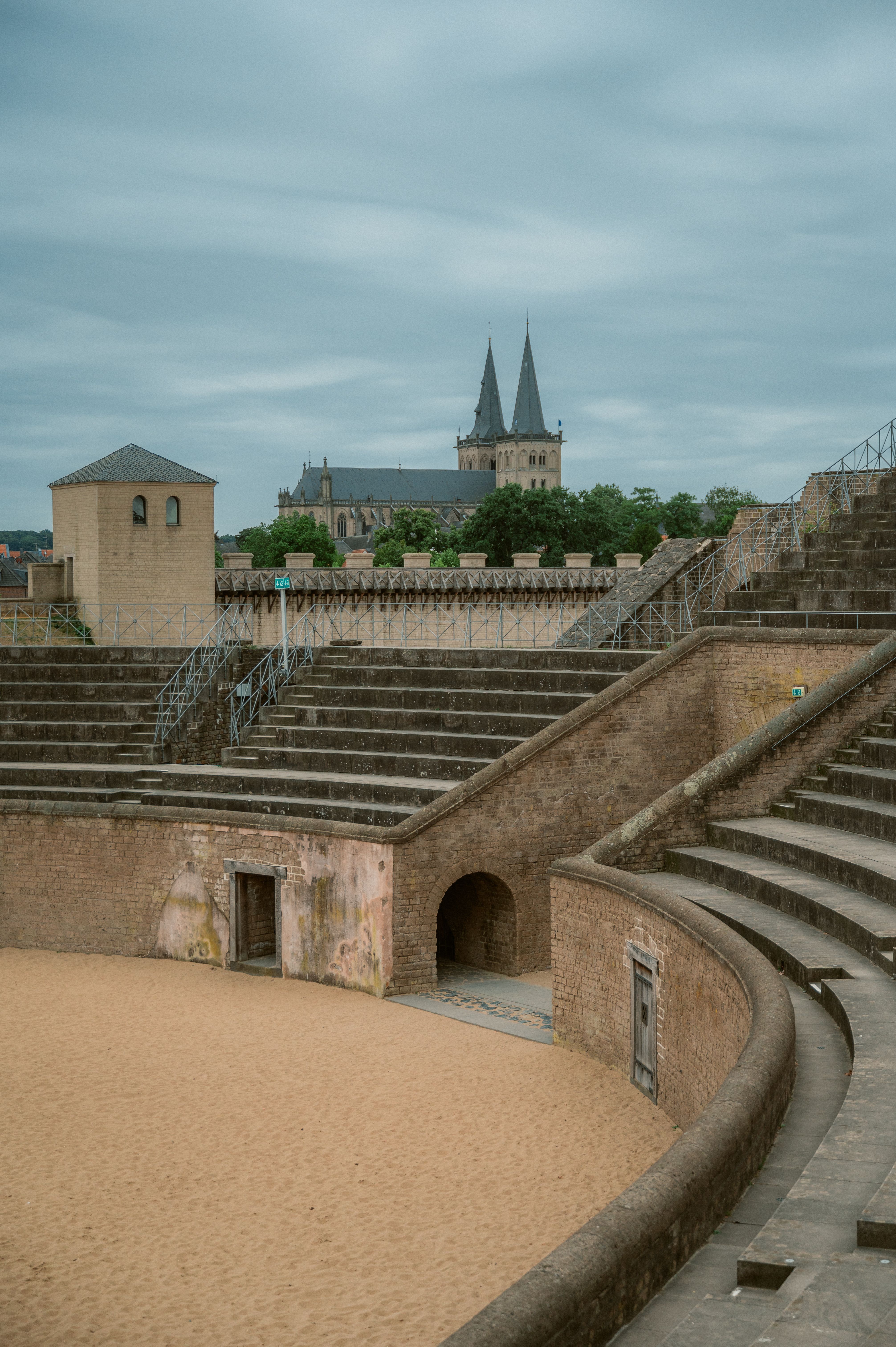 Amphitheater mit Blick auf den Dom