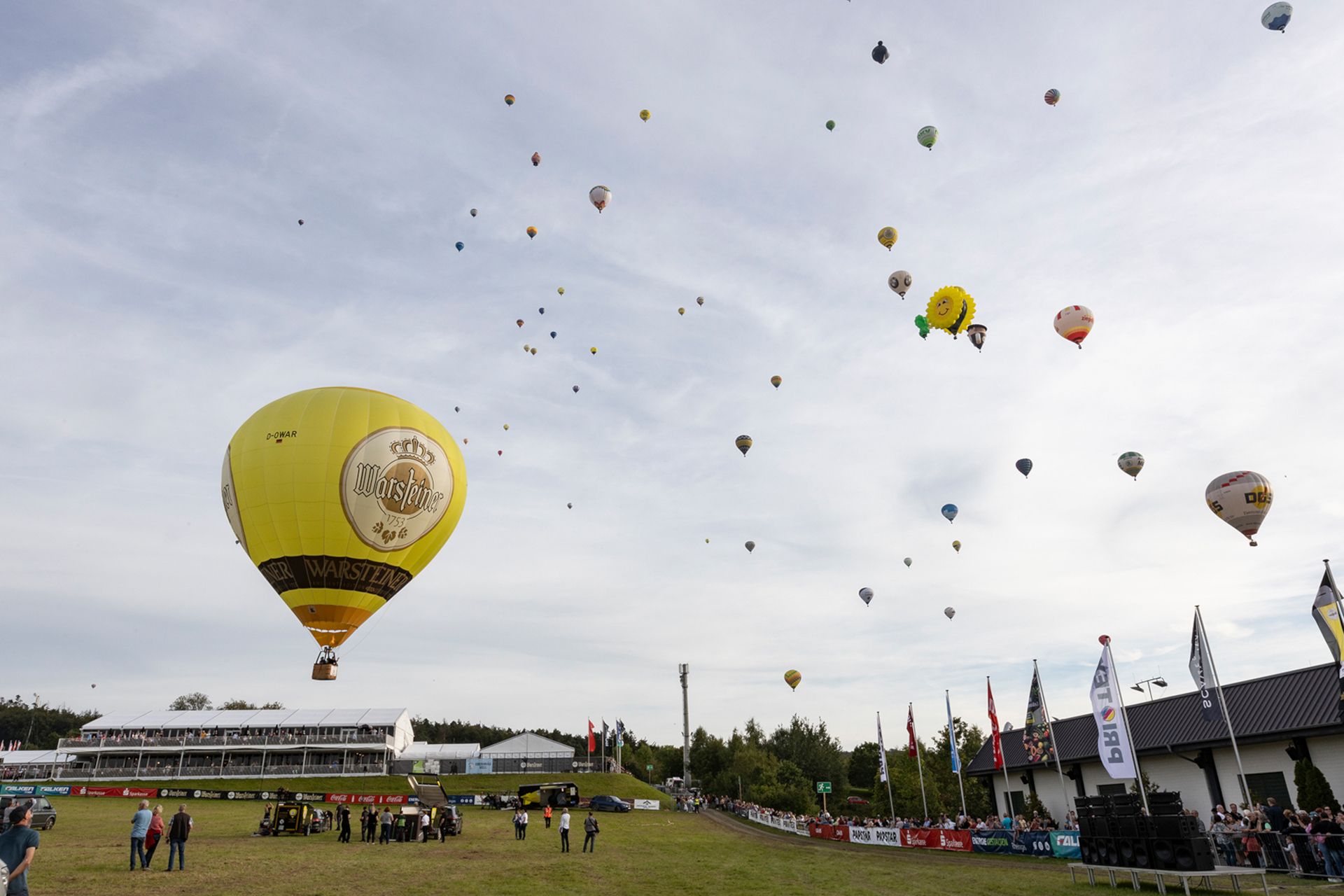 Zweimal täglich steht ein Ballon-Massenstart bei der Warsteiner Internationalen Montgolfiade an