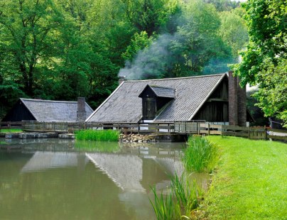 Der Oelchenshammer, der zum LVR-Industriemuseum Kraftwerk Ermen & Engels gehört, ist die letzte wasserbetriebene Schmiede im Oberbergischen Land., © LVR Industriemuseum