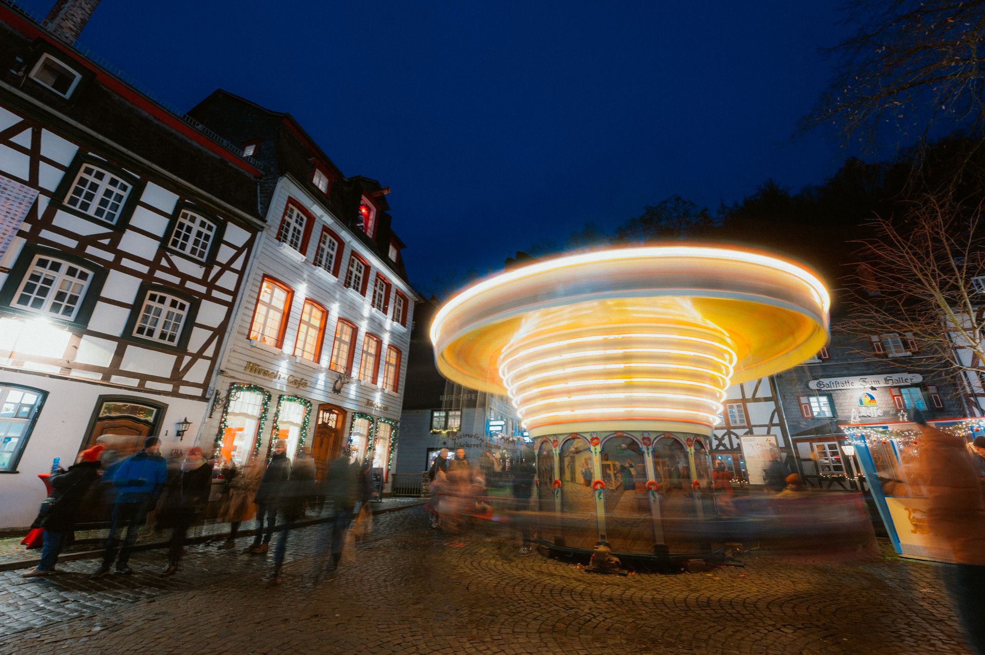 Monschau Weihnachtsmarkt Karussell 