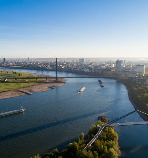 Luftansicht vom Rhein und dem Medienhafen Düsseldorf, © Tourismus NRW e.V.
