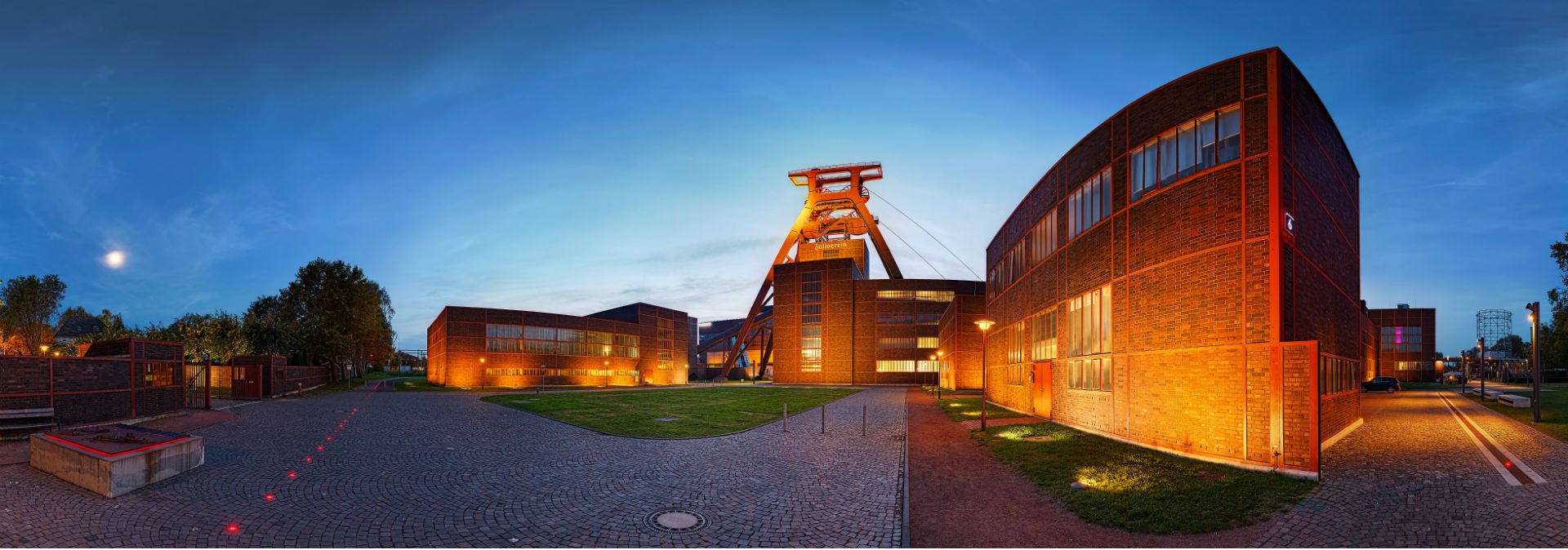 Der Industriekomplex Zeche und Kokerei Zollverein wurde 2001 mit dem Welterbe-Titel der UNESCO ausgezeichnet