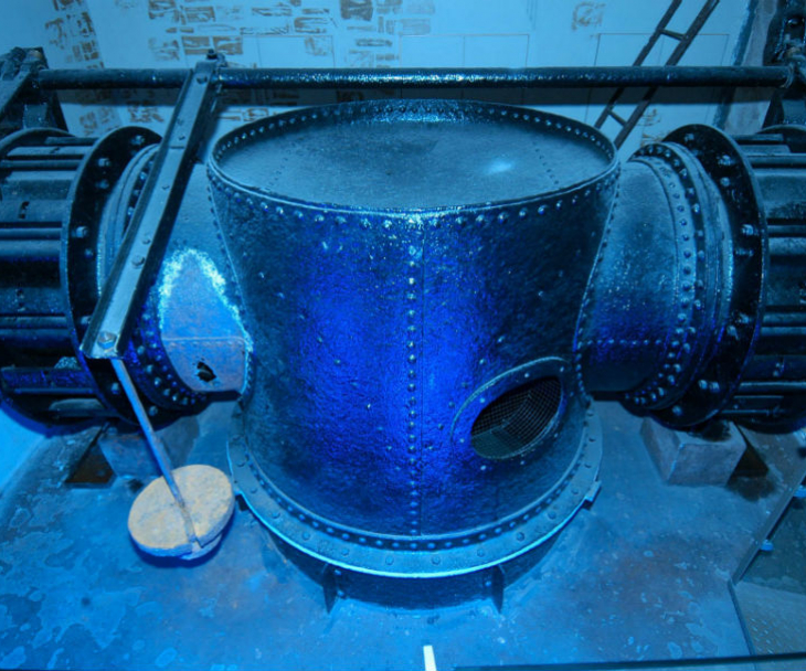 Im einst wasserdruchfluteten Fabrikkeller stehen die riesigen Turbinen, die über 324 PS Leistung, © LVR-Industriemuseum
